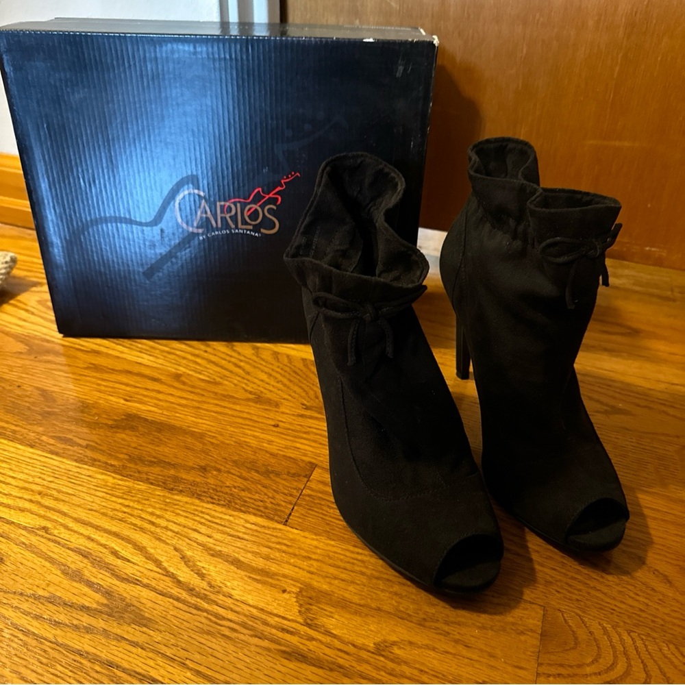 Carlos Santana Reign suede boots